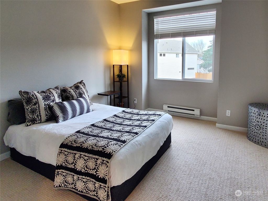 listing image 9361796736846503973