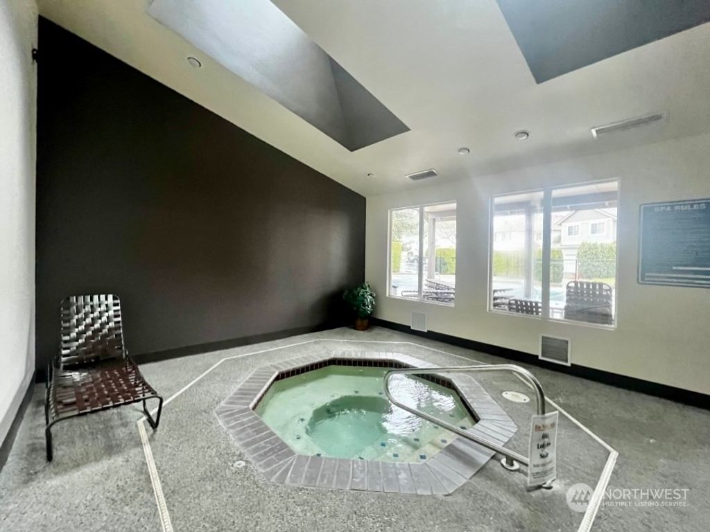 listing image 9360331753334893148