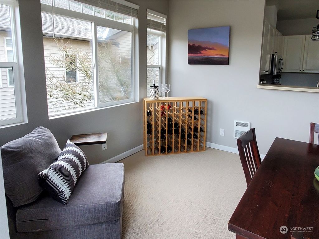 listing image 9367984511276786906