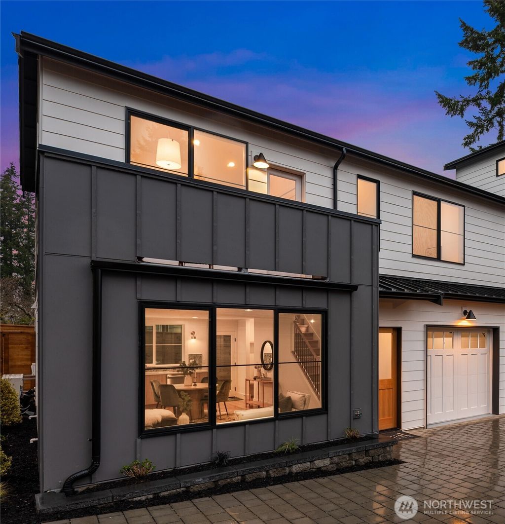 Photo of 11737 20th Avenue NE, Seattle, WA 98125 (MLS # 2392344)