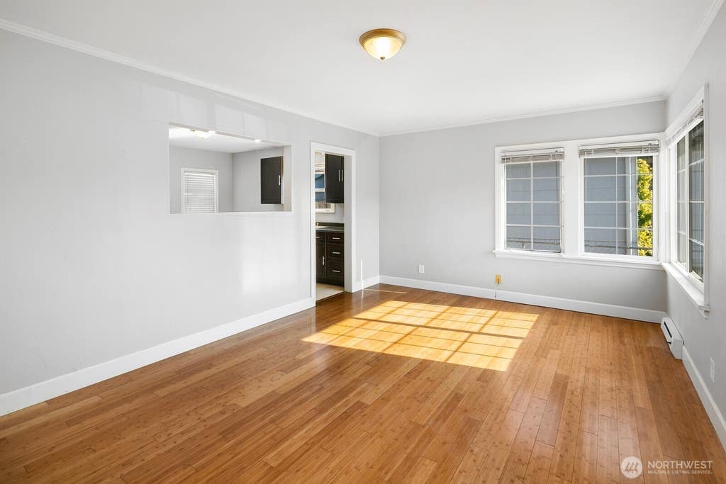 Photo of 346 Pelly Avenue N, Renton, WA 98057 (MLS # 2571253)