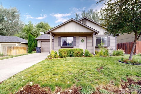 Photo of 1310 SW Riparian Court, College Place, WA 99324 (MLS # 2545792)