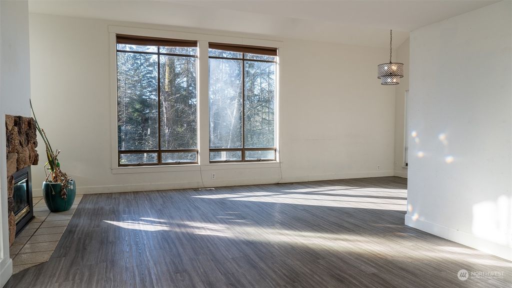 Photo of 14707 149th Avenue NE, Woodinville, WA 98072 (MLS # 2323978)