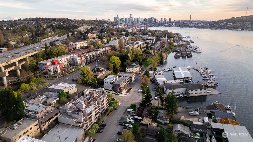 Photo of 117 E Allison Street, Seattle, WA 98102 (MLS # 2226032)