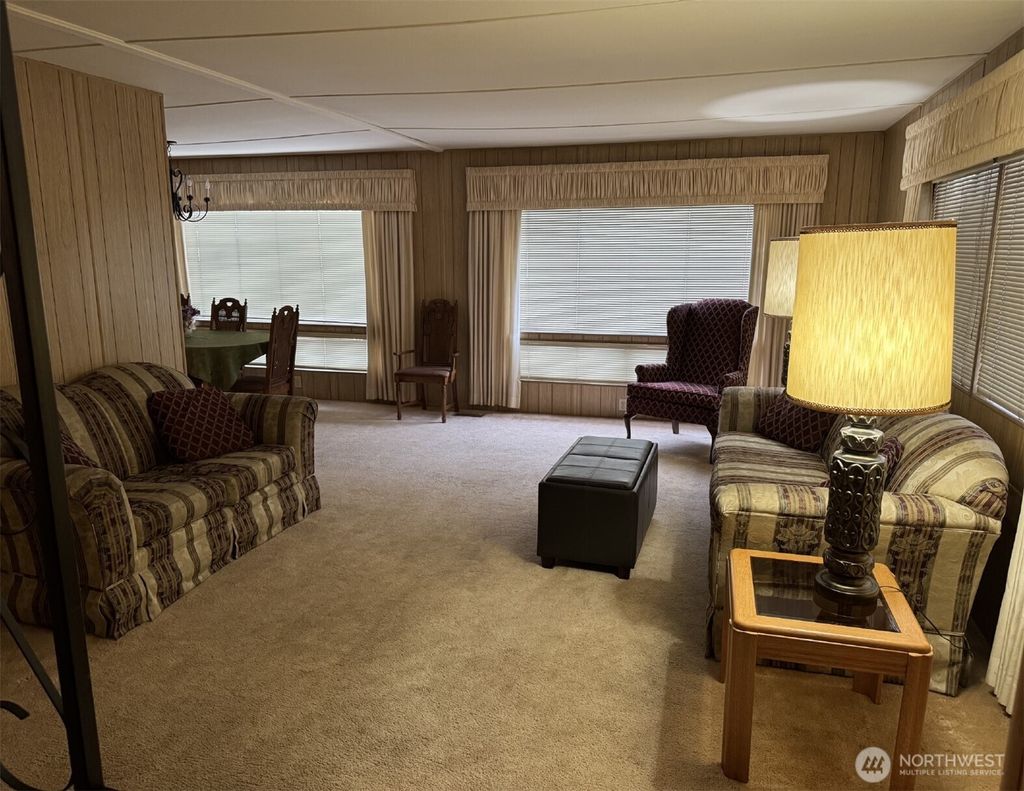 listing image 9366944874952874523