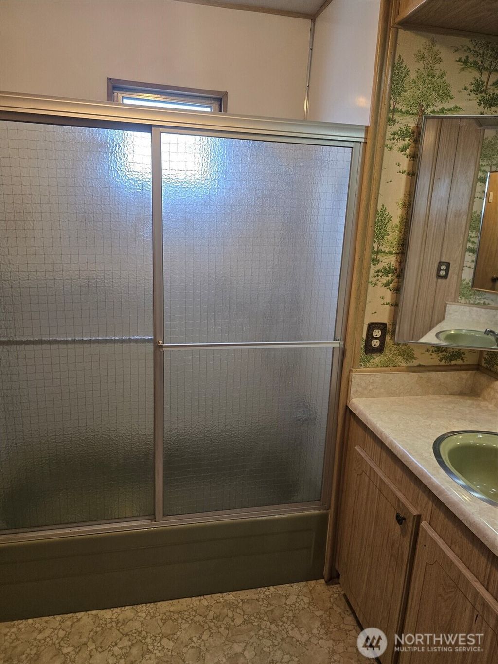 listing image 9367803860154504501