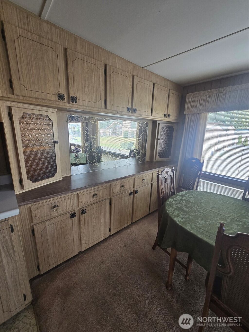 listing image 9367851602410155614