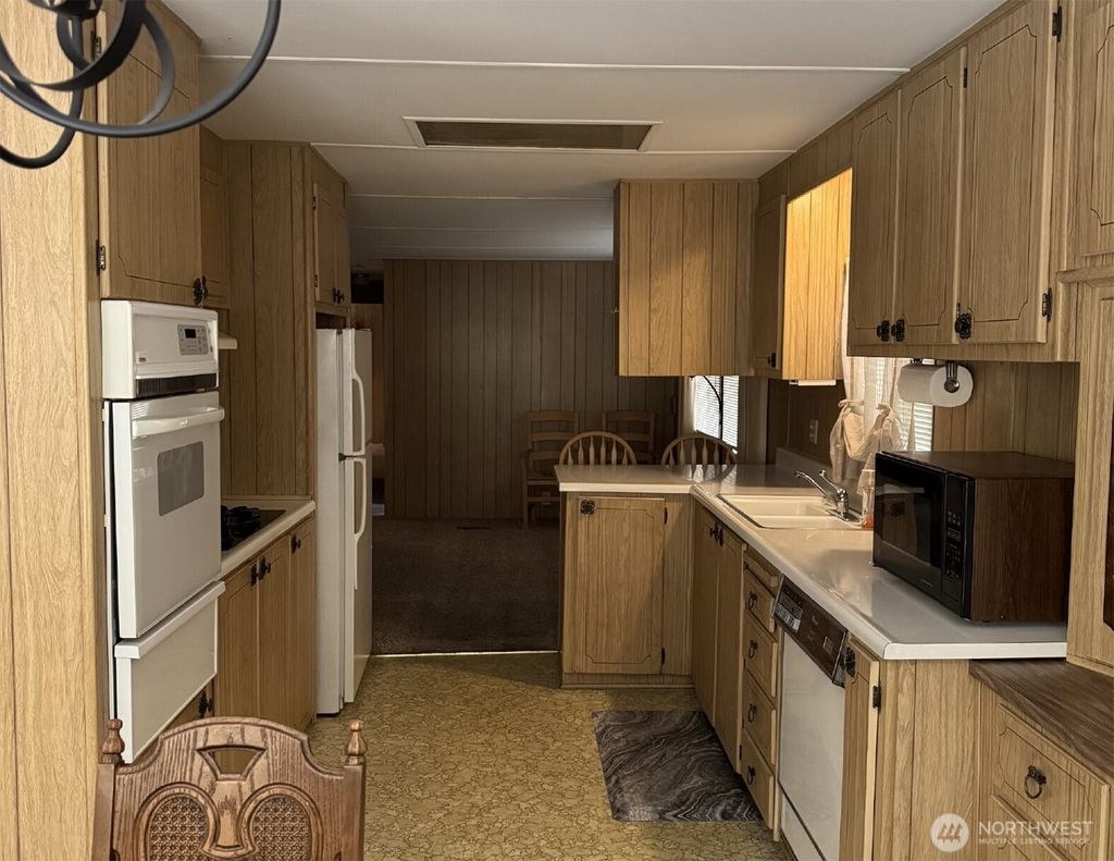 listing image 9363989124397236429