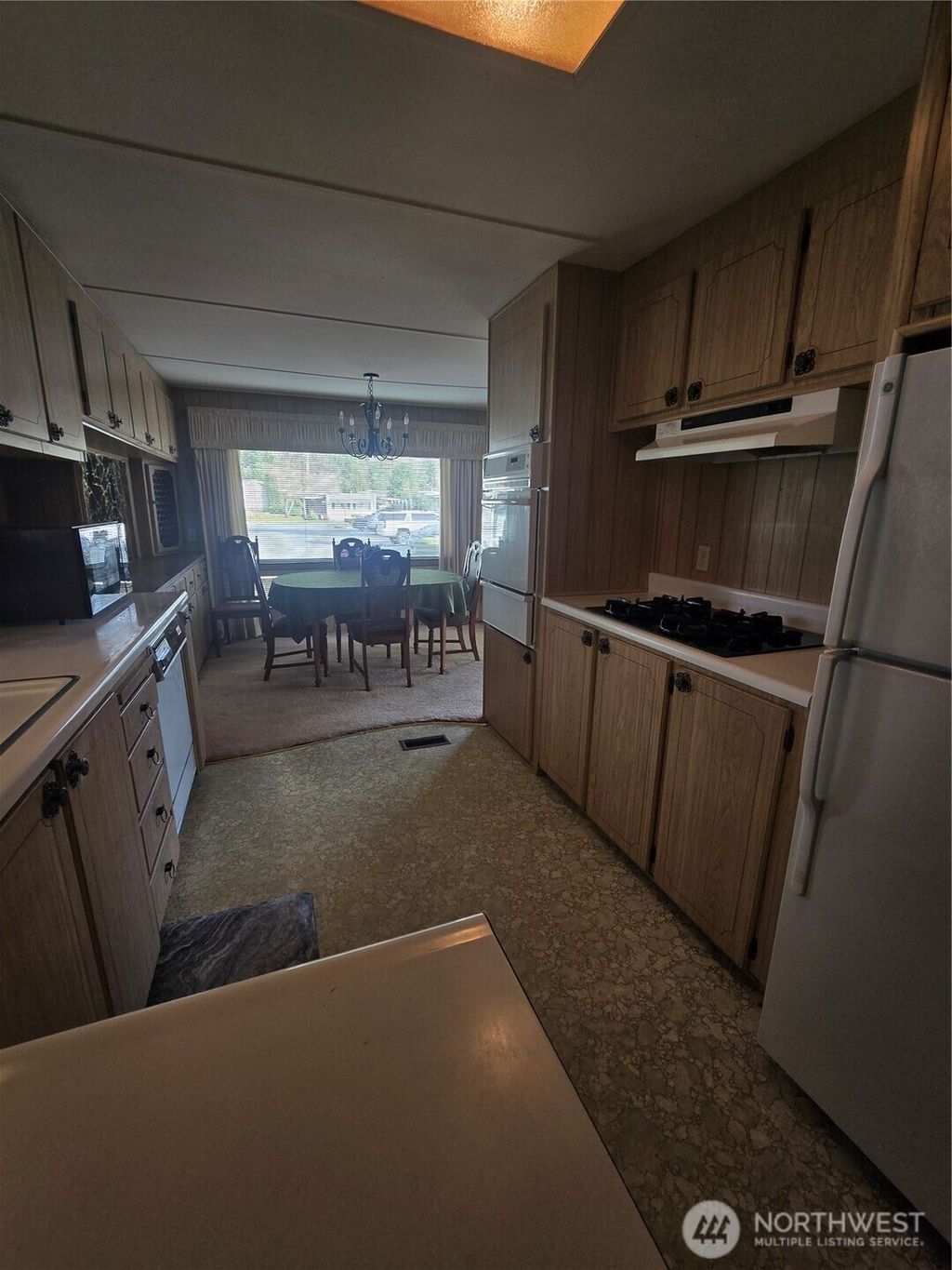 listing image 9363467403177437953