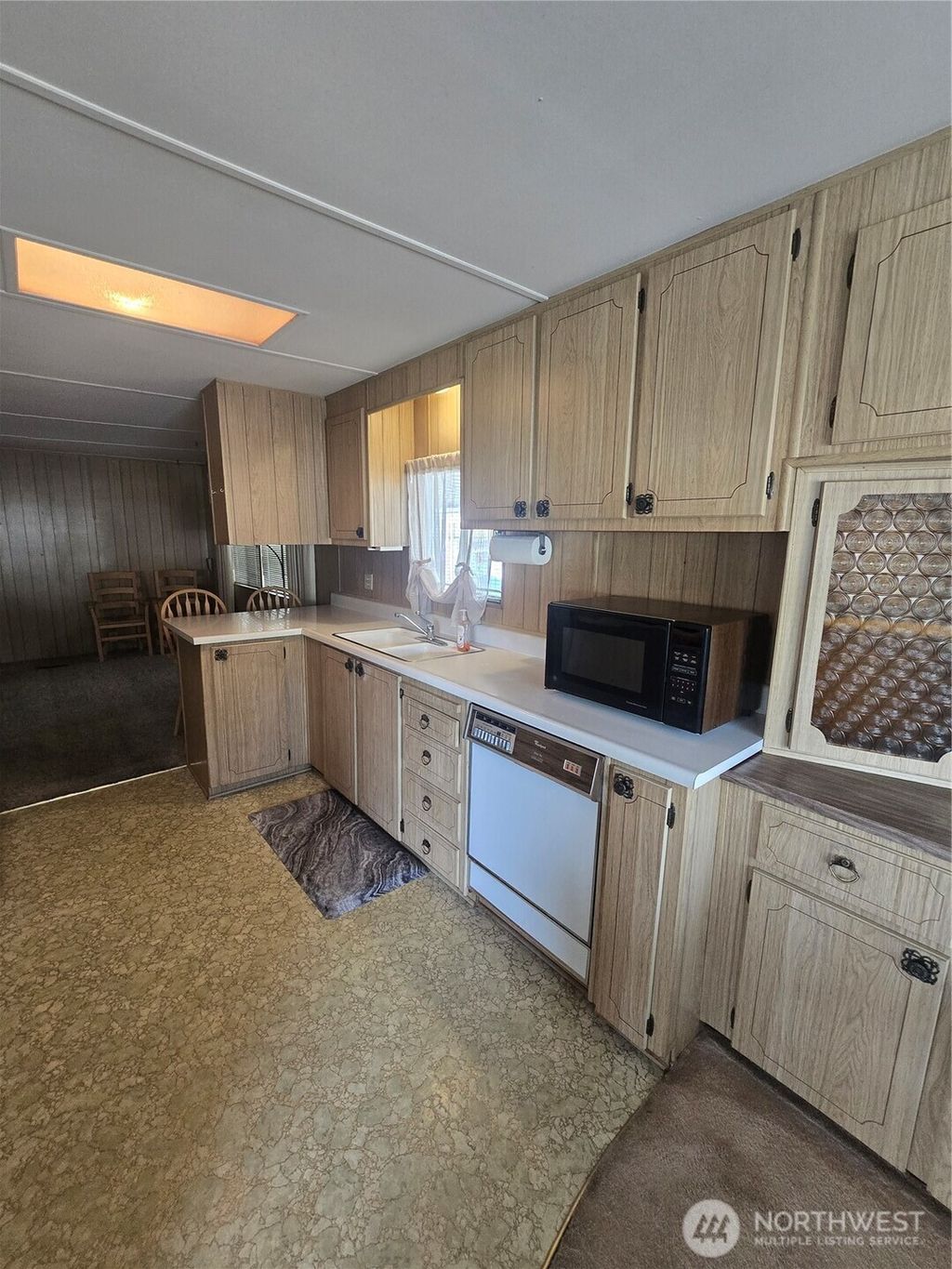 listing image 9360793223155144051