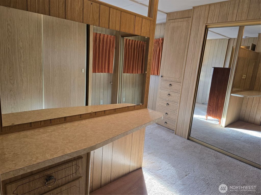 listing image 9365913787406982903