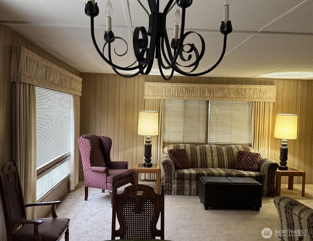 listing image 9365913787406982903