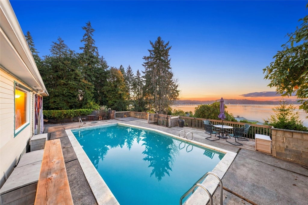 Photo of 718 42nd Ave NW AVE, Gig Harbor, WA 98335 (MLS # 2590667)