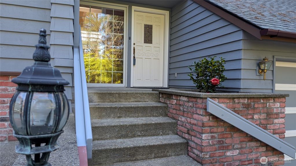 Photo of 16827 41st Street E, Lake Tapps, WA 98391 (MLS # 2500728)