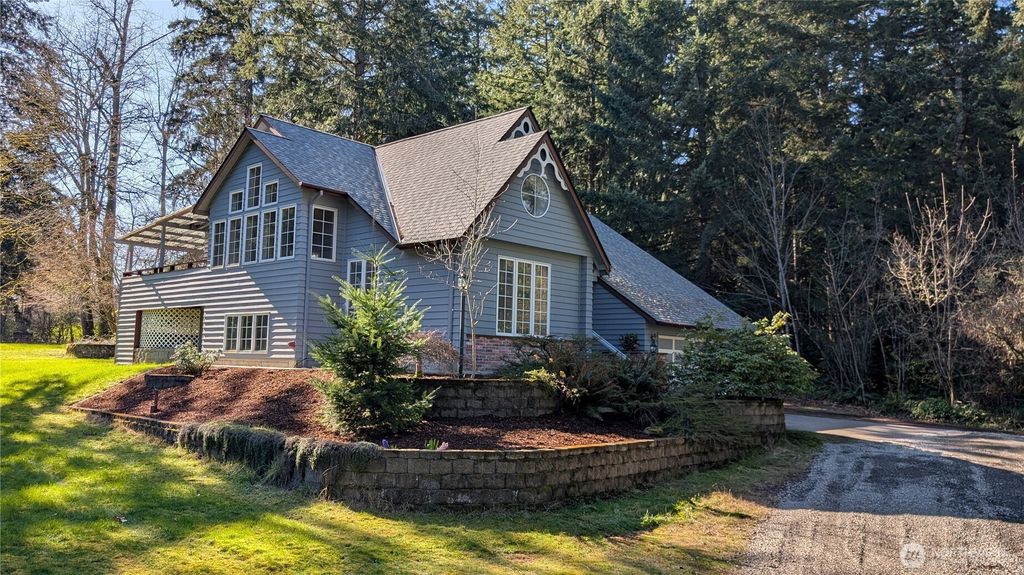 Photo of 16827 41st Street E, Lake Tapps, WA 98391 (MLS # 2500728)