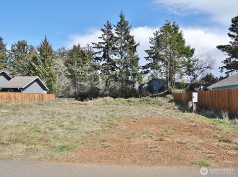 732 Albion Avenue SE Ocean Shores WA 98569