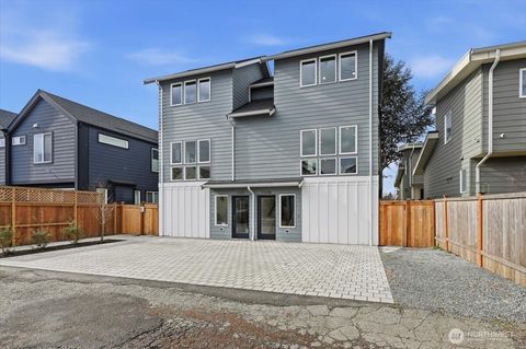 Photo of 7320 11th Avenue NE #B, Seattle, WA 98115 (MLS # 2482691)