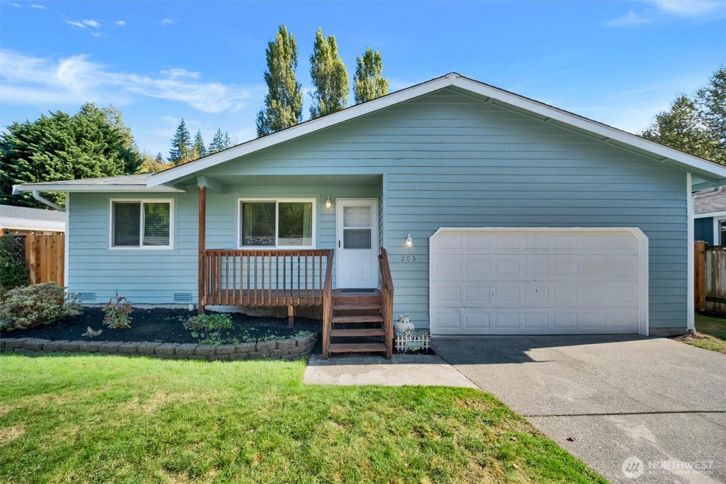 Photo of 203 N Bogart Avenue, Granite Falls, WA 98252 (MLS # 2589510)