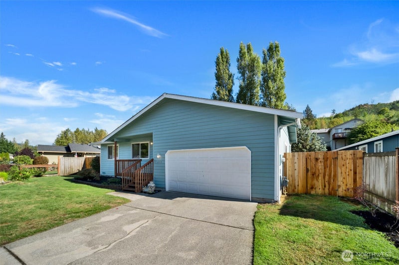 203 N Bogart Avenue