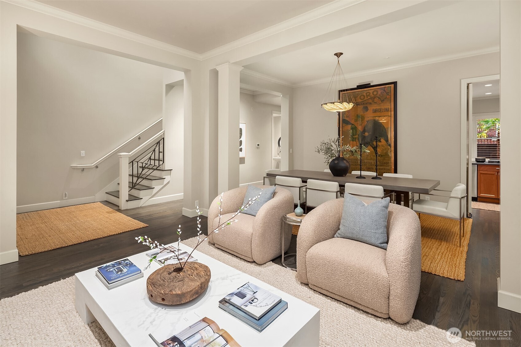 115 W Comstock Street