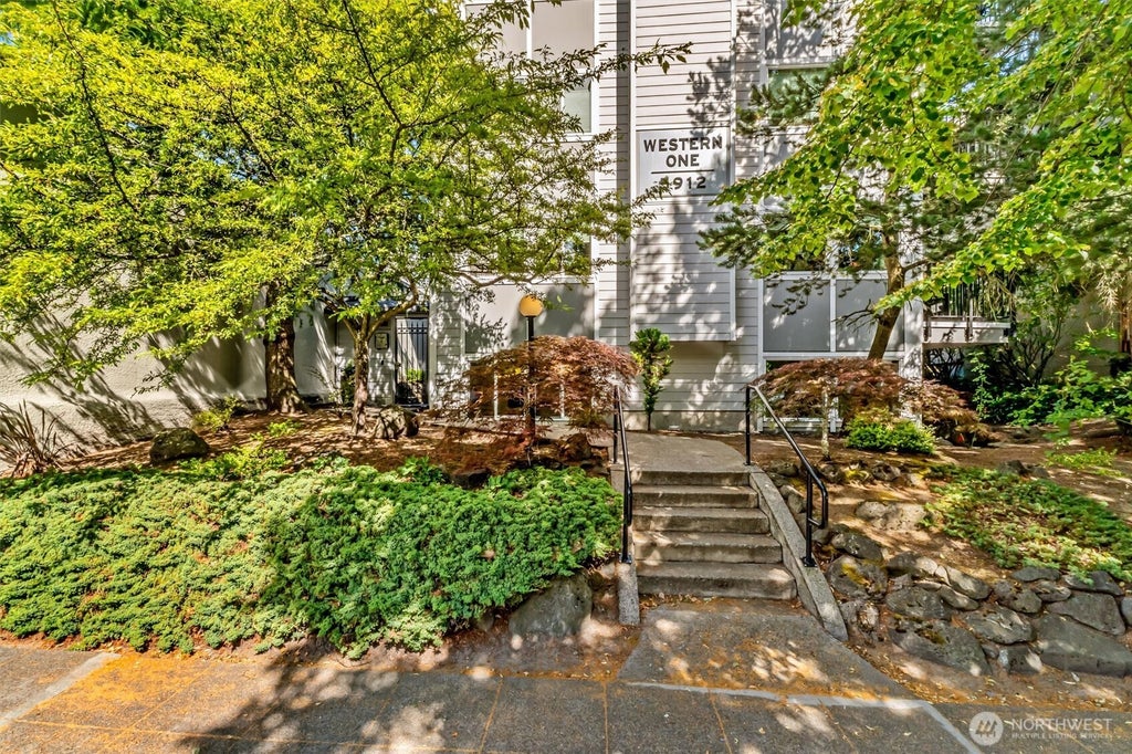 Photo of 5912 California Avenue SW #102, Seattle, WA 98136 (MLS # 2553588)