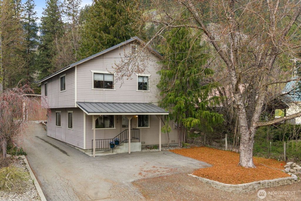 Photo of 127 Mill Street, Leavenworth, WA 98826 (MLS # 2507239)