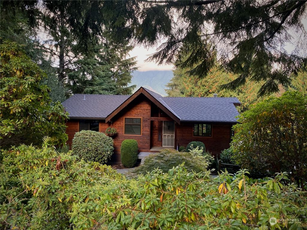 Photo of 13528 409th Avenue SE, North Bend, WA 98045 (MLS # 2168398)