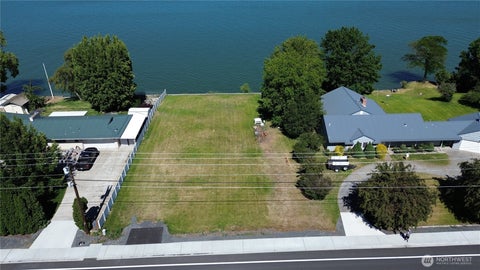 Photo of 2023 Westshore Drive NE, Moses Lake, WA 98837 (MLS # 2543895)