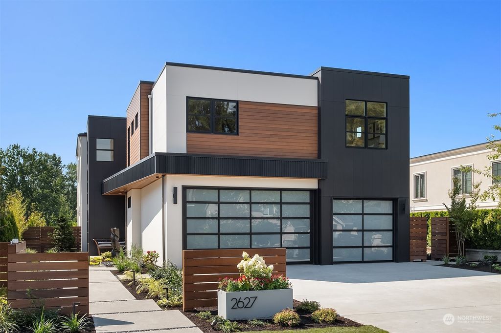 Photo of 2627 78th Avenue NE, Medina, WA 98039 (MLS # 2024794)