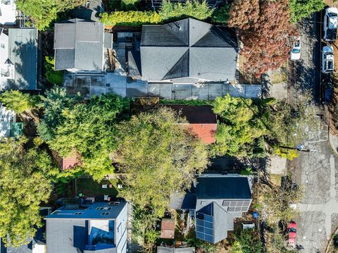 Photo of 727 28th Avenue S, Seattle, WA 98144 (MLS # 2440302)