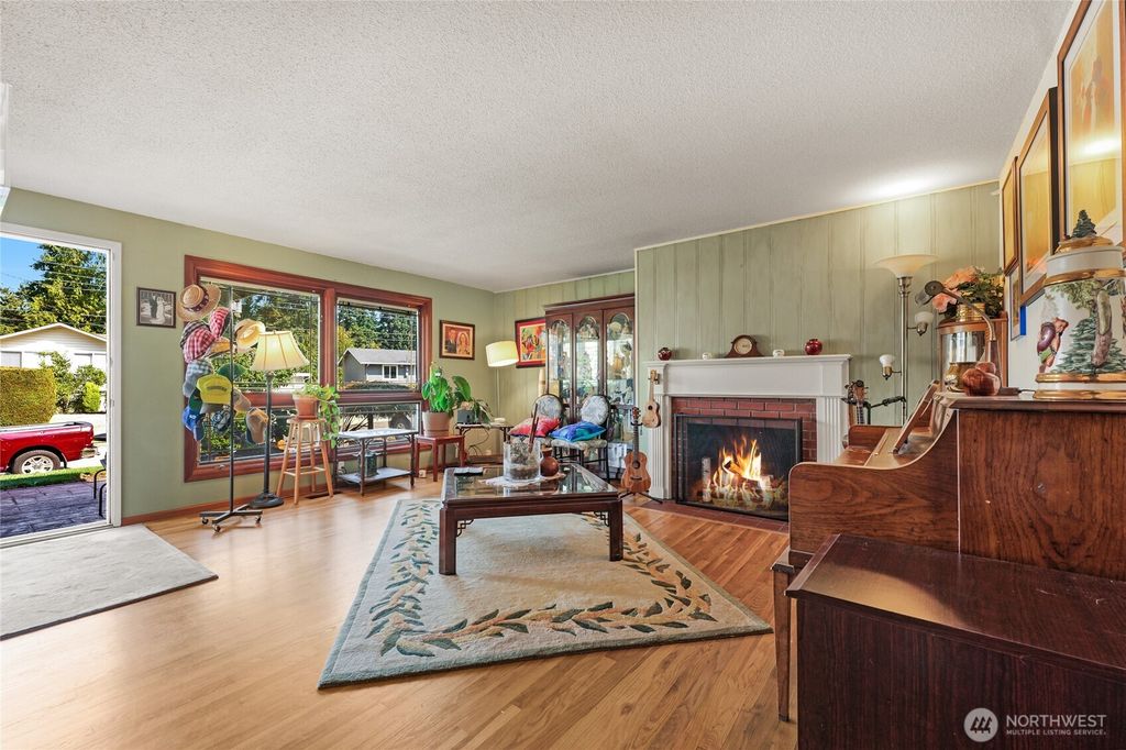 Photo of 15931 SE 1st Street, Bellevue, WA 98008 (MLS # 2426664)