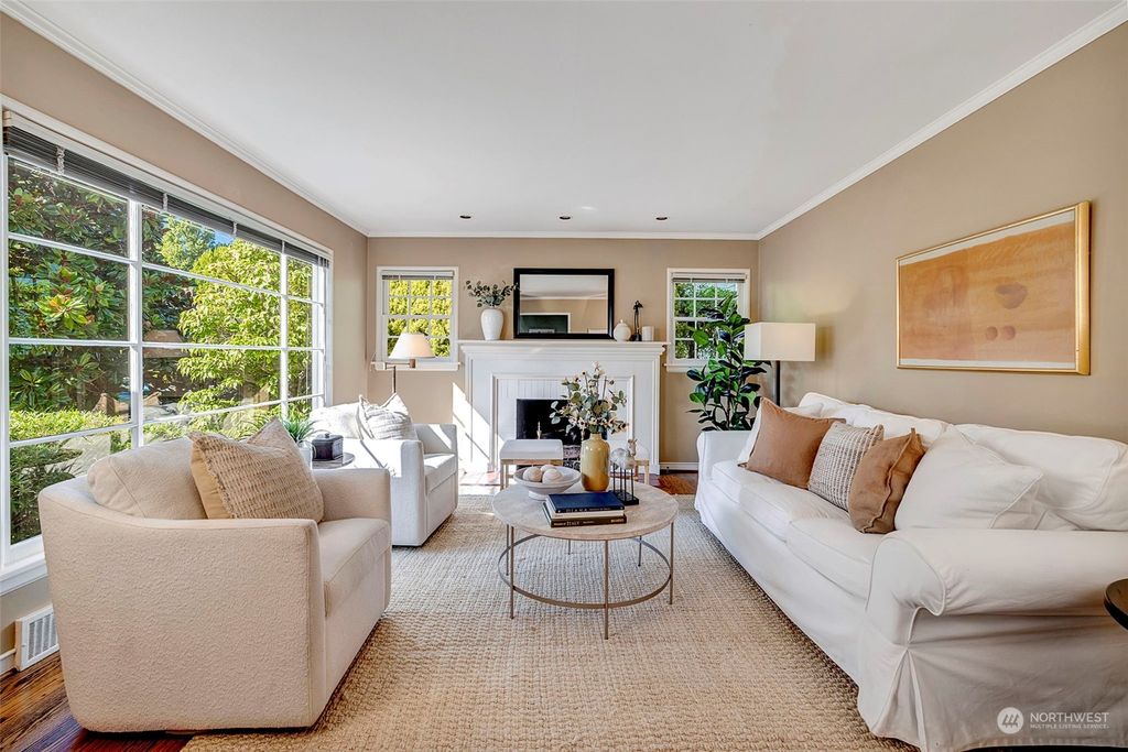 Photo of 4002 41st Avenue NE, Seattle, WA 98105 (MLS # 2158375)