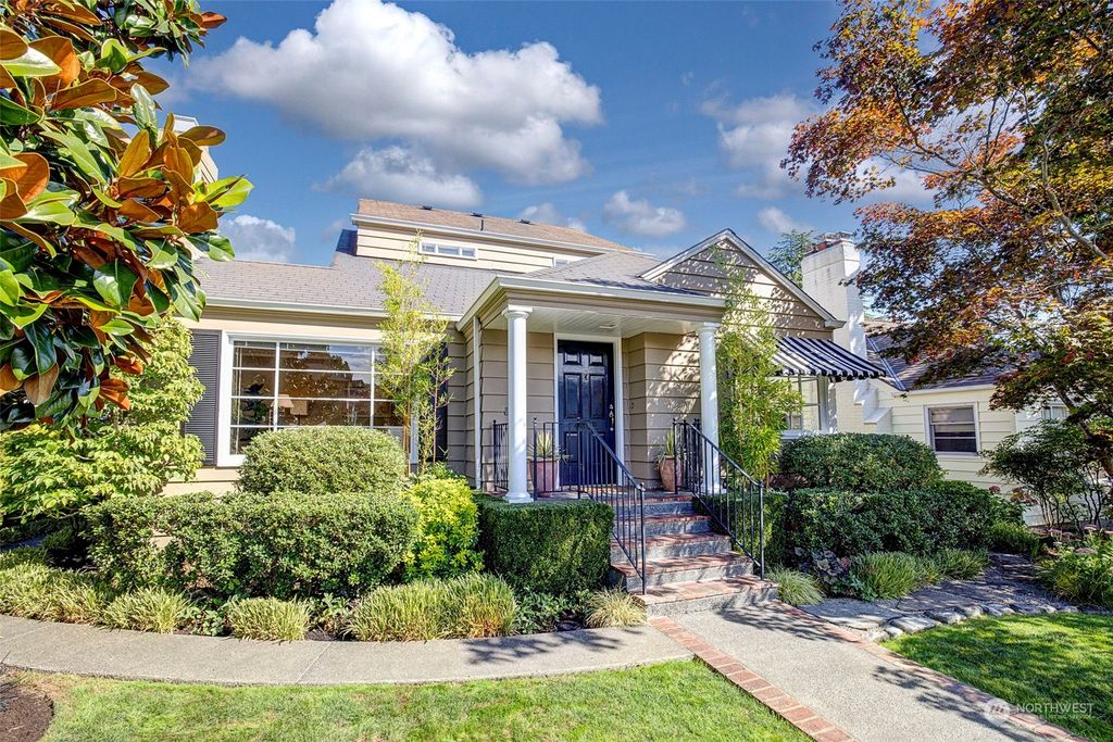 Photo of 4002 41st Avenue NE, Seattle, WA 98105 (MLS # 2158375)