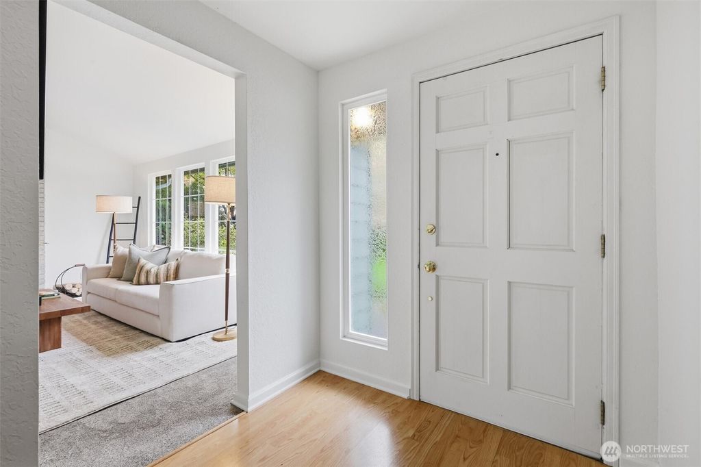 Photo of 12434 NE 134th Place, Kirkland, WA 98034 (MLS # 2506817)