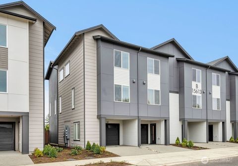 Photo of 15613 Admiralty Way #B2, Lynnwood, WA 98087 (MLS # 2445259)