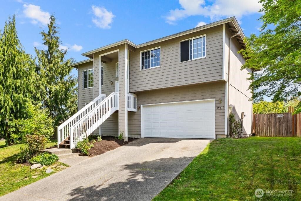 Photo of 19519 Knoll Drive, Arlington, WA 98223 (MLS # 2518862)