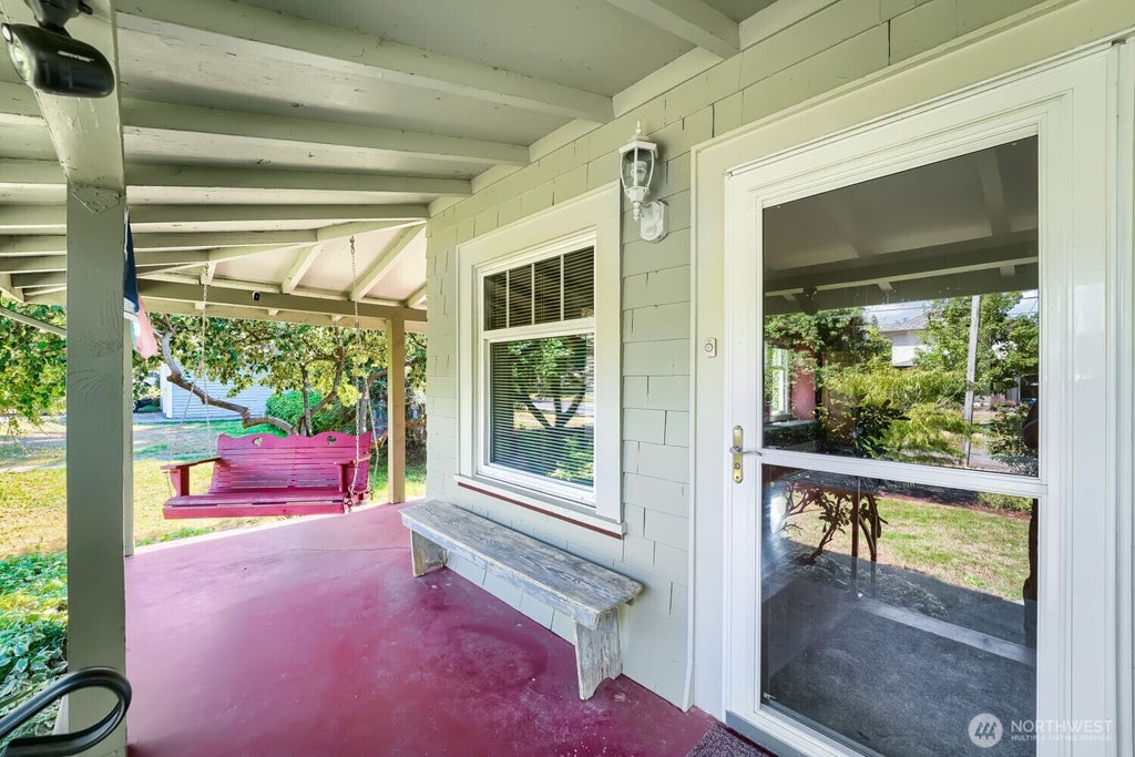 Photo of 1405 10th Avenue SE, Olympia, WA 98501 (MLS # 2578932)