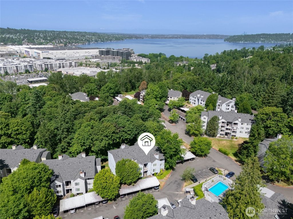 Photo of 975 Aberdeen Avenue NE #G203, Renton, WA 98056 (MLS # 2386313)