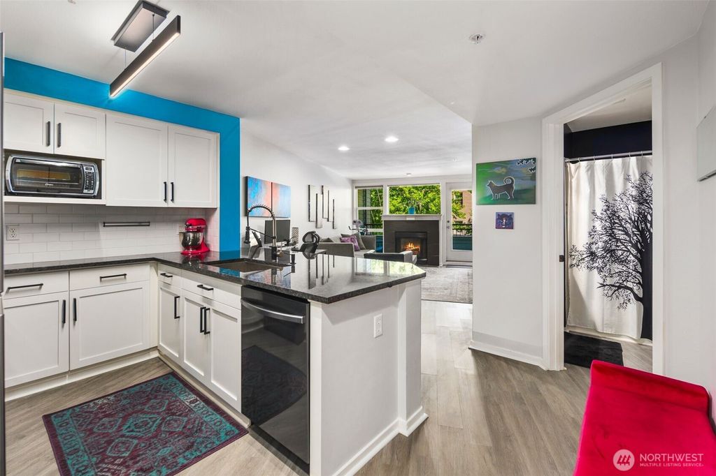 Photo of 232 Belmont Avenue E #202, Seattle, WA 98102 (MLS # 2467934)