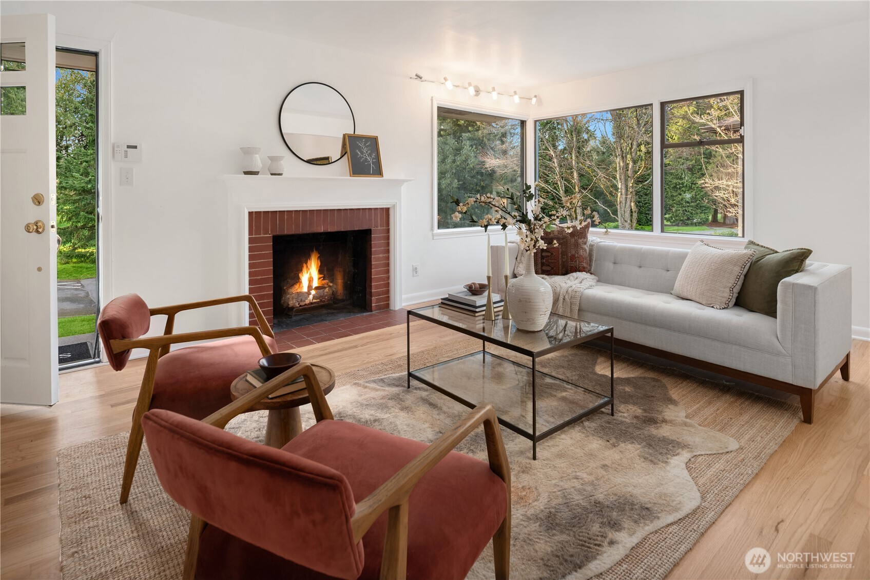 8046 Fairway Drive NE