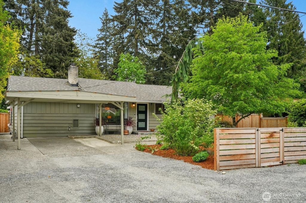 Photo of 17542 10th Avenue NE, Shoreline, WA 98155 (MLS # 2519359)