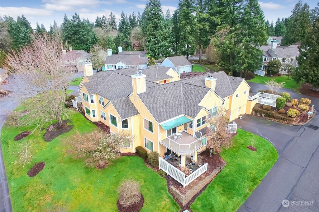 Photo of 22022 SE 40th Court, Issaquah, WA 98029 (MLS # 2206516)