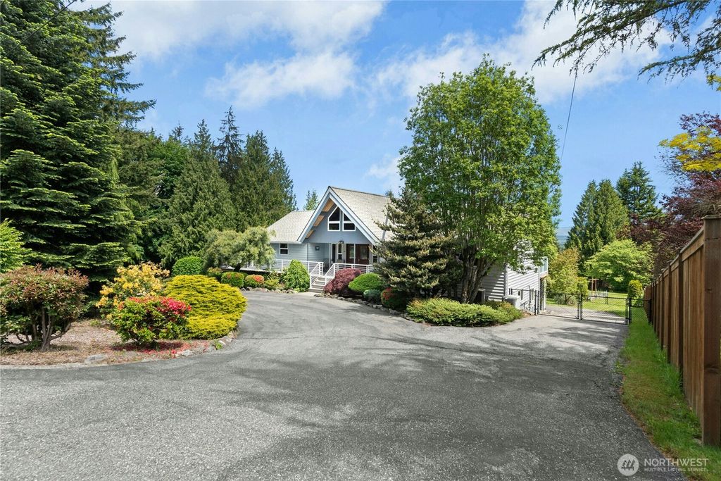 Photo of 13911 Meridian Avenue N, Marysville, WA 98271 (MLS # 2381635)