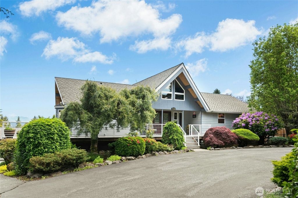 Photo of 13911 Meridian Avenue N, Marysville, WA 98271 (MLS # 2381635)