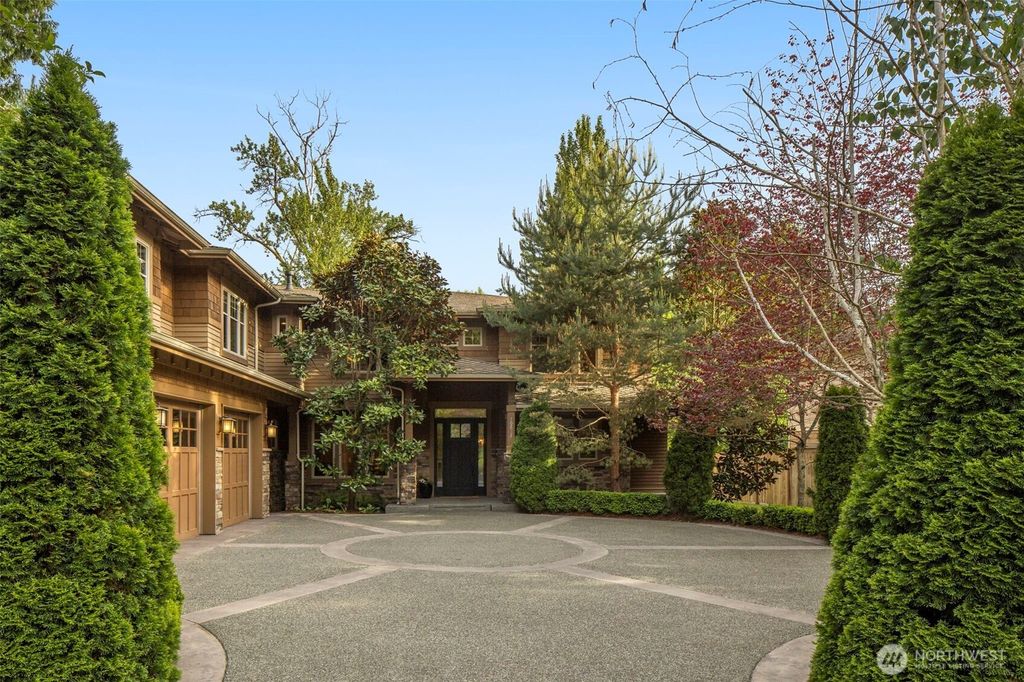 Photo of 10827 NE 108th Street, Kirkland, WA 98033 (MLS # 2491932)