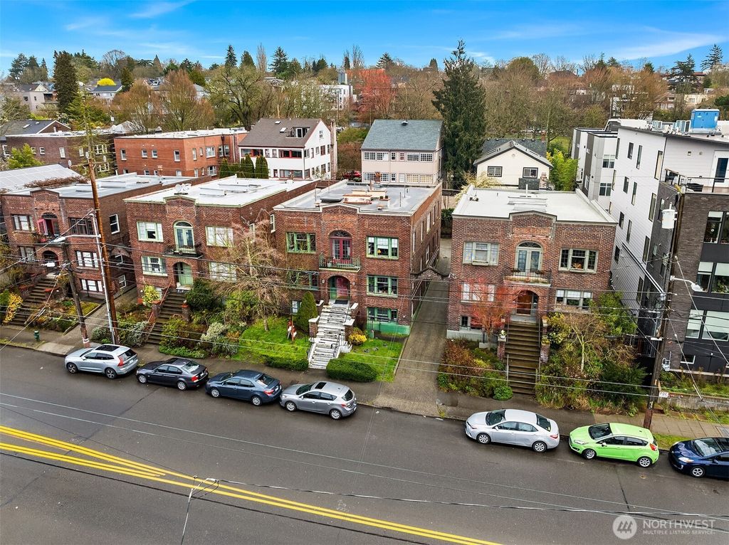 Photo of 722 10th Avenue E, Seattle, WA 98102 (MLS # 2494339)