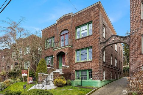 Photo of 722 10th Avenue E, Seattle, WA 98102 (MLS # 2494339)