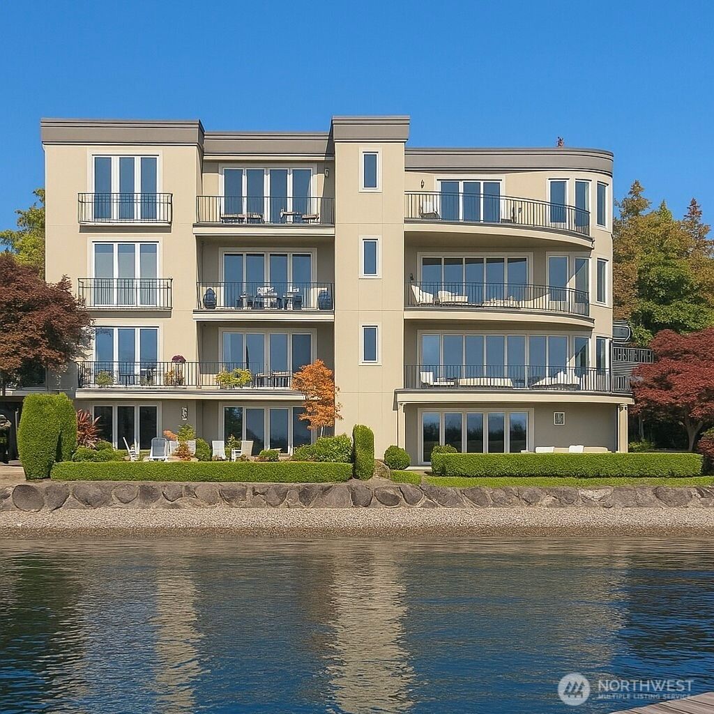 Photo of 115 Lake Avenue W #102, Kirkland, WA 98033 (MLS # 2431689)