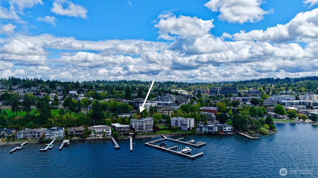 Photo of 115 Lake Avenue W #102, Kirkland, WA 98033 (MLS # 2431689)