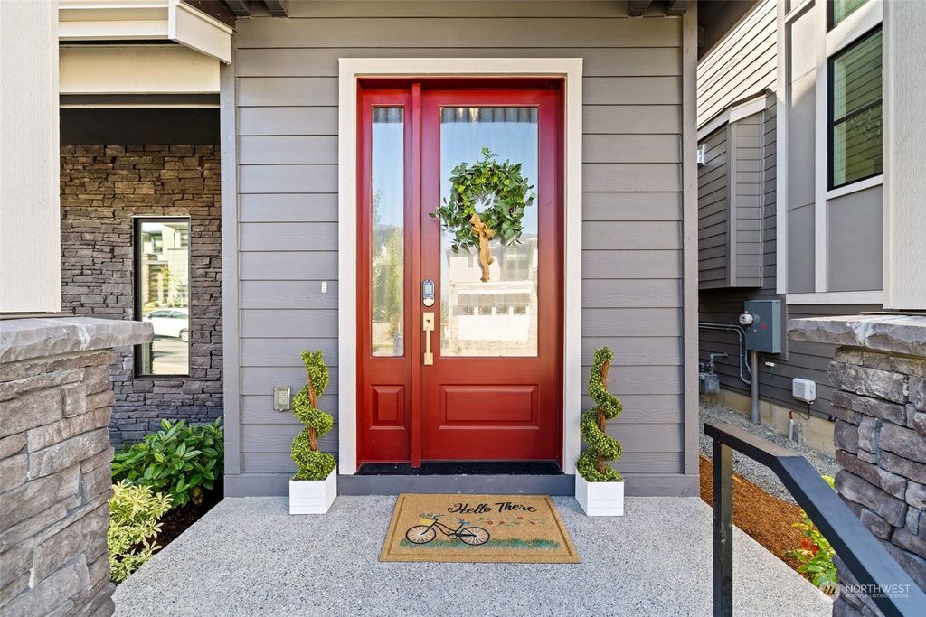 Photo of 562 Foothills Drive NW, Issaquah, WA 98027 (MLS # 2209777)